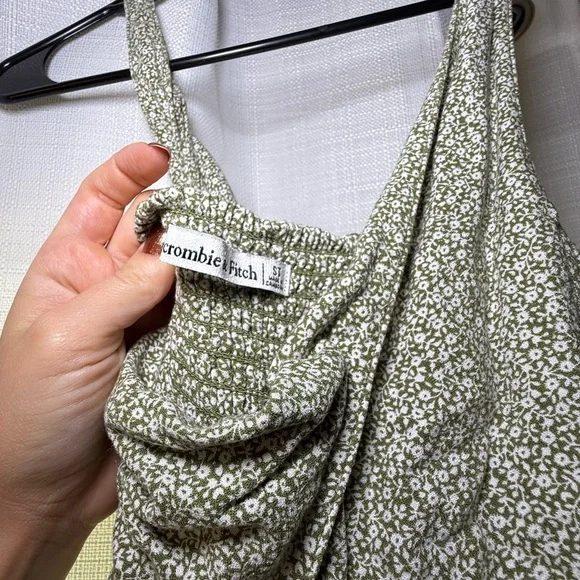 Abercrombie Floral Cutout Jumpsuit Sage Green – Small Tall - Picture 3 of 10